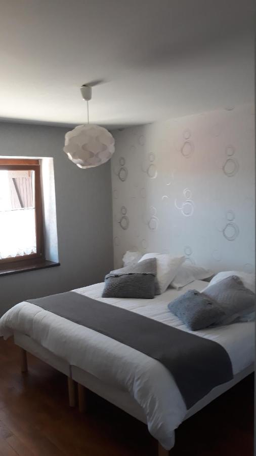 Gite De La Saugiat Le Fied Dış mekan fotoğraf